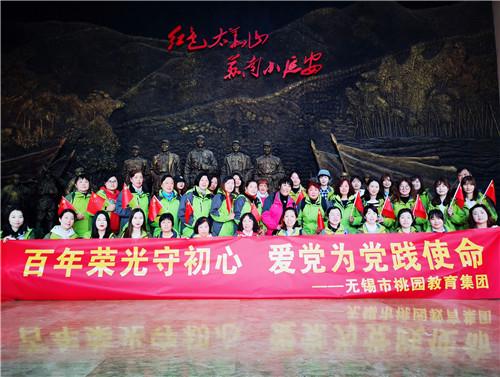 小玄凤已经成年了,养了半年还不熟,还会咬人,是不是方法不对,现在还有机会养熟吗?-专业问答社区
